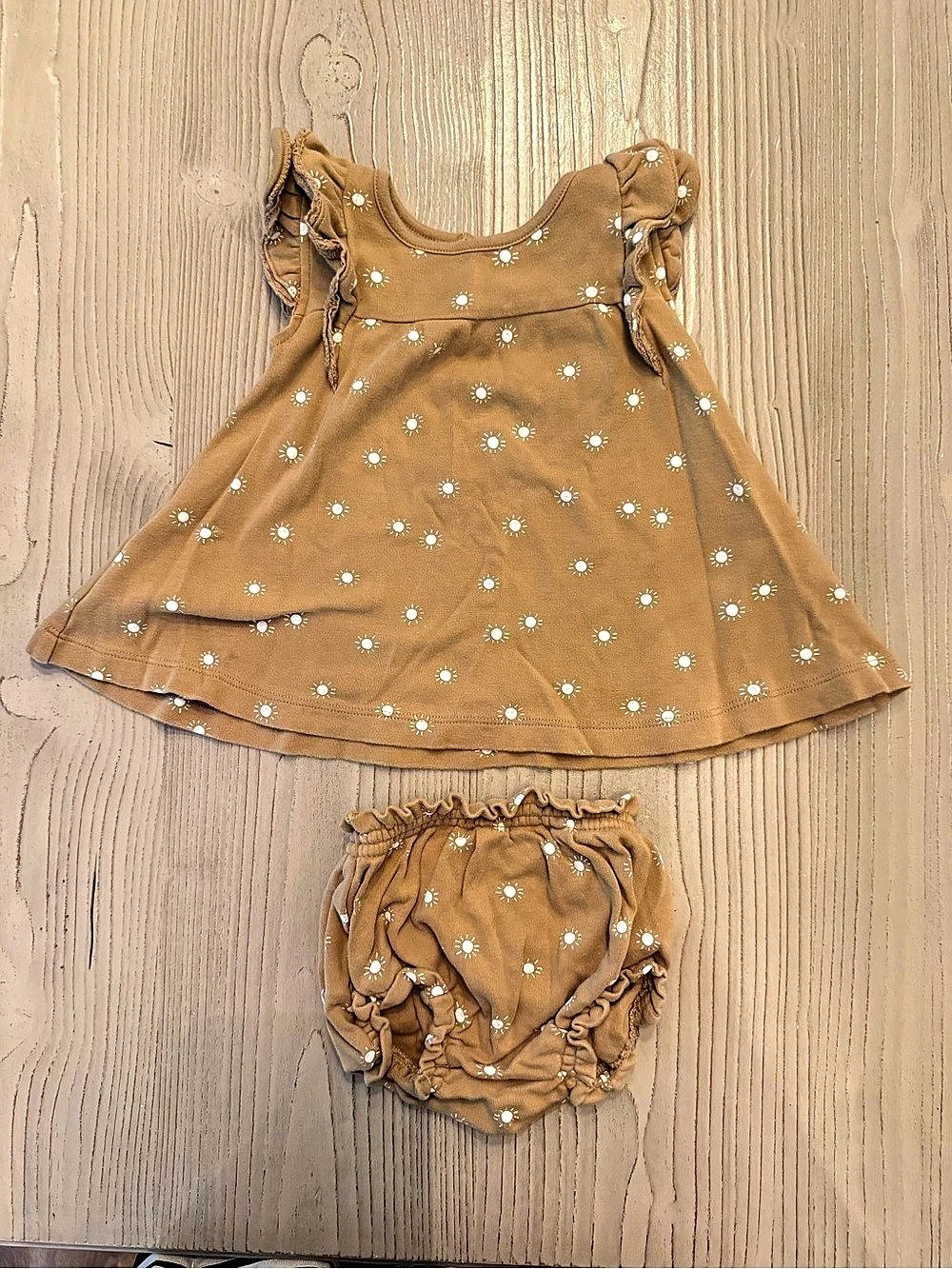 Quincy Mae Floral Two-Piece Set in Brown Like New